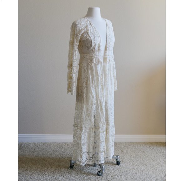 Adiva Lace Duster - Picture 2 of 10